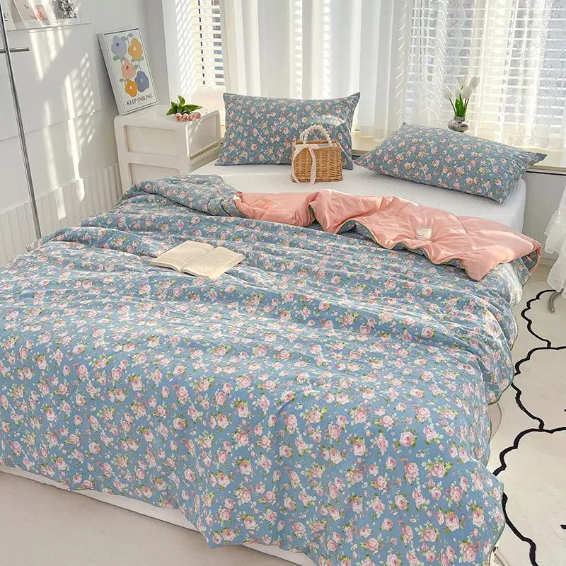 The Rose Blanket - Image 3